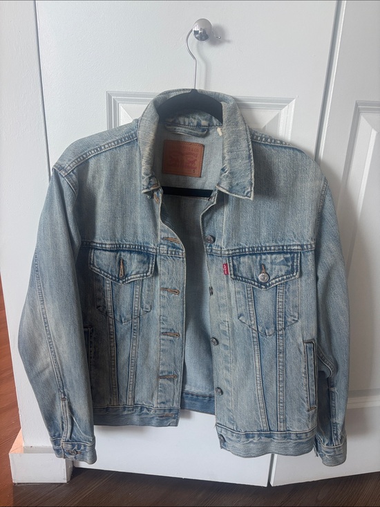 Levi's Jackets & Blazers - Levi's Light Blue Denim Trucker Jacket - Women's